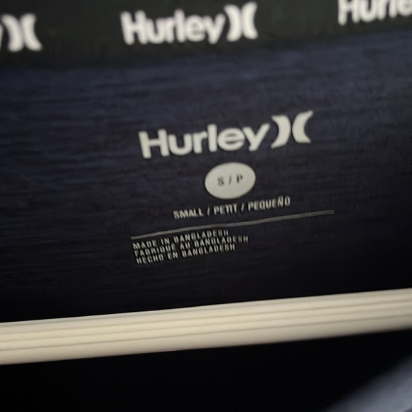 Hurley dry fit long sleeve shirt - Picture 2 of 4